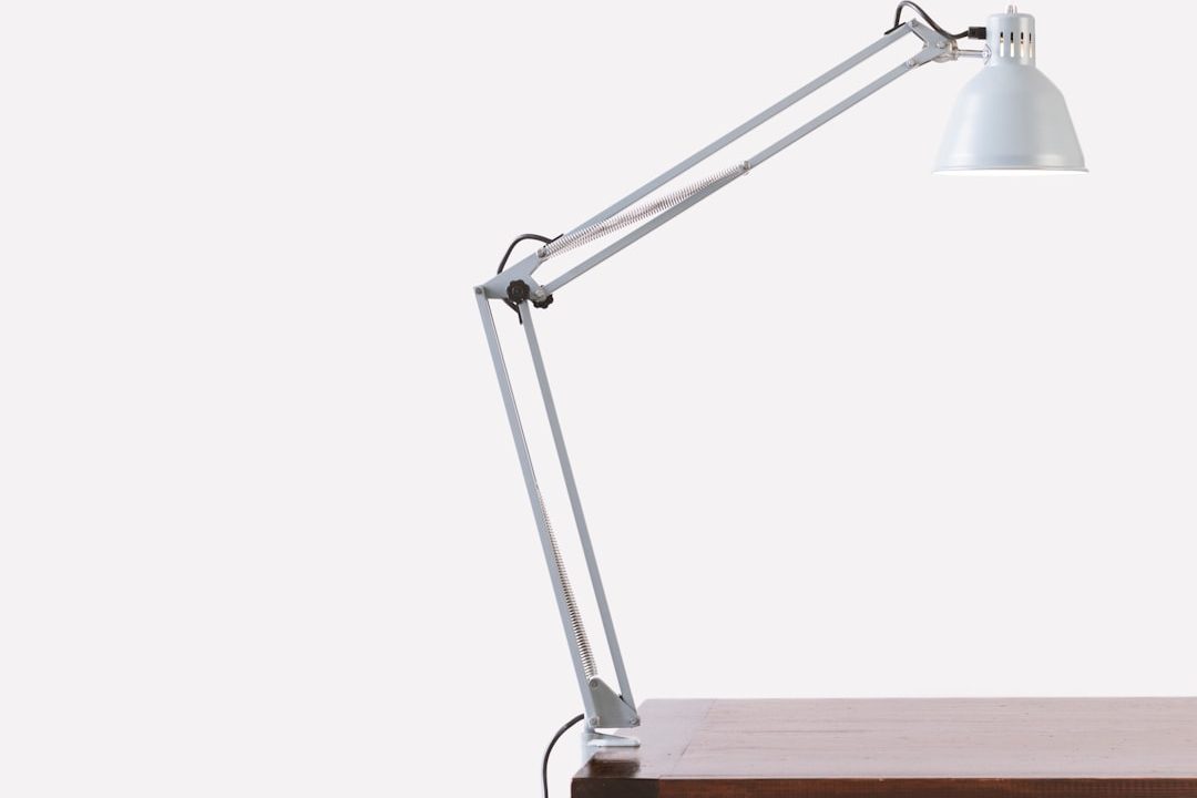Photo wooden table lamp