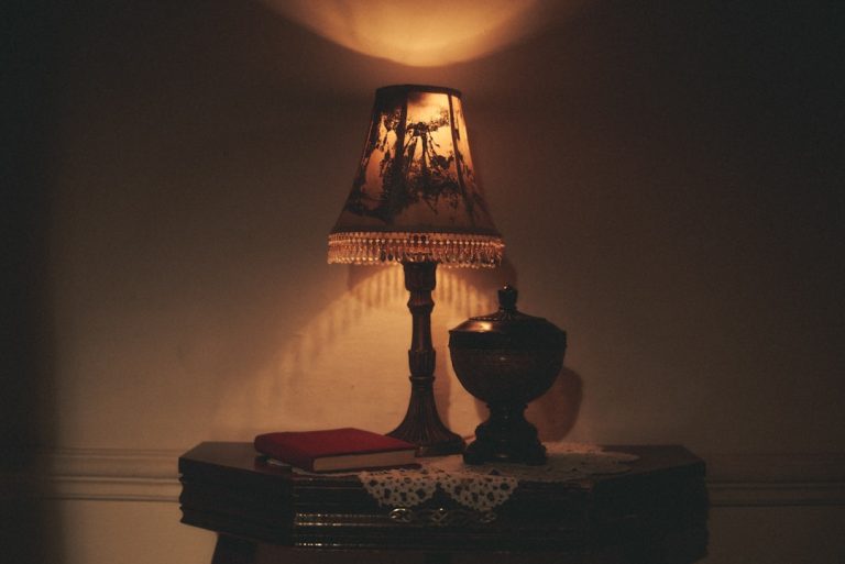 Photo dark academia lamp